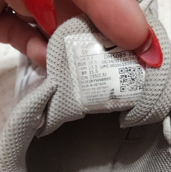 Nike Football Cleats - Picture 4 of 4